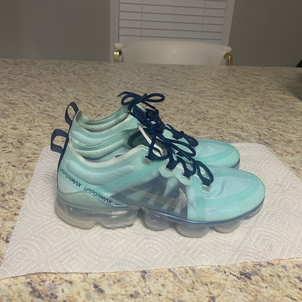 Women’s size 8.5 Nike vapormax+